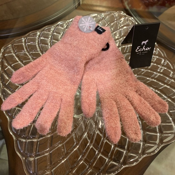 Echo Gloves - Soft to the Touch - Picture 1 of 2